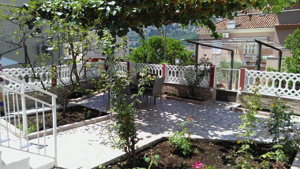 Badza Apartment Kotor Bagian luar foto